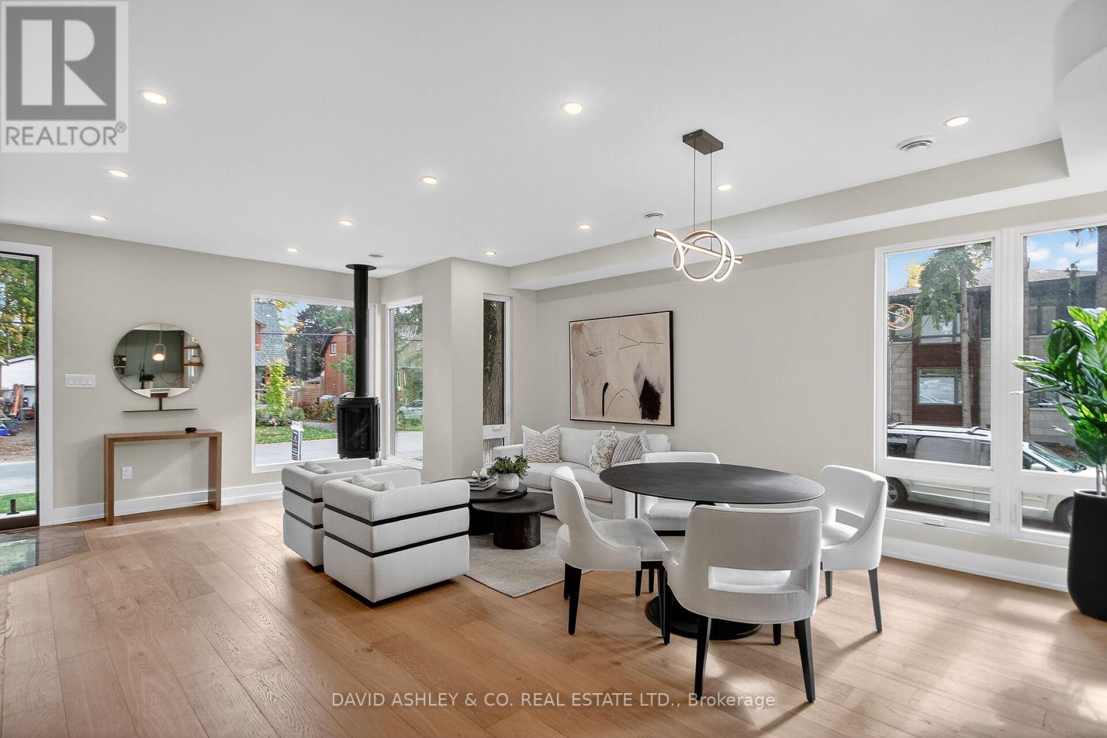 612 Tweedsmuir Avenue