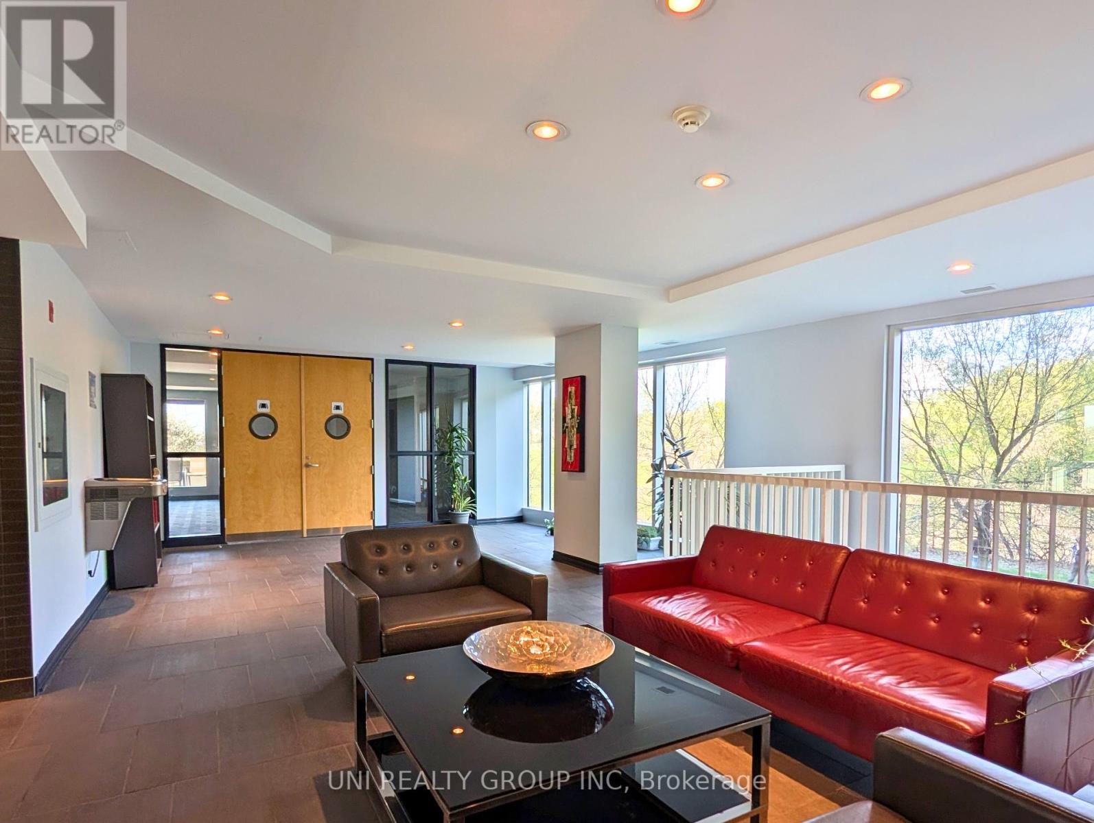 409 - 250 Lett Street