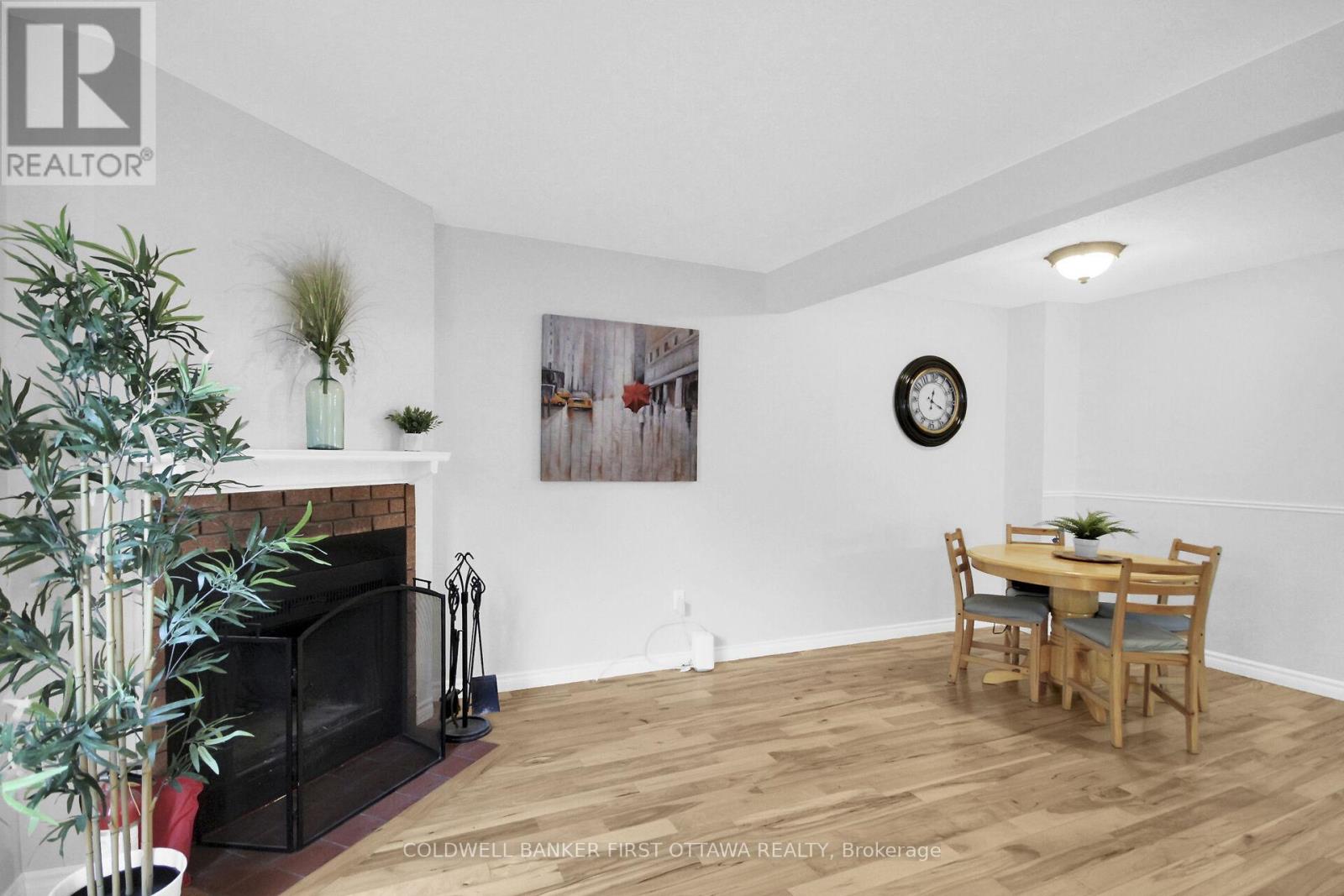 28 - 1466 Foxwell Street N