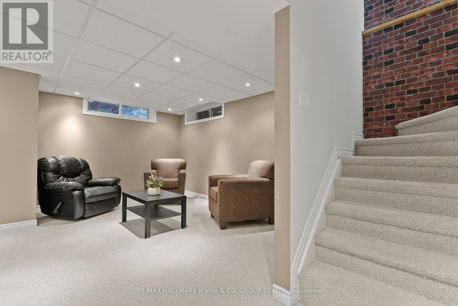 364 Stoneway Drive