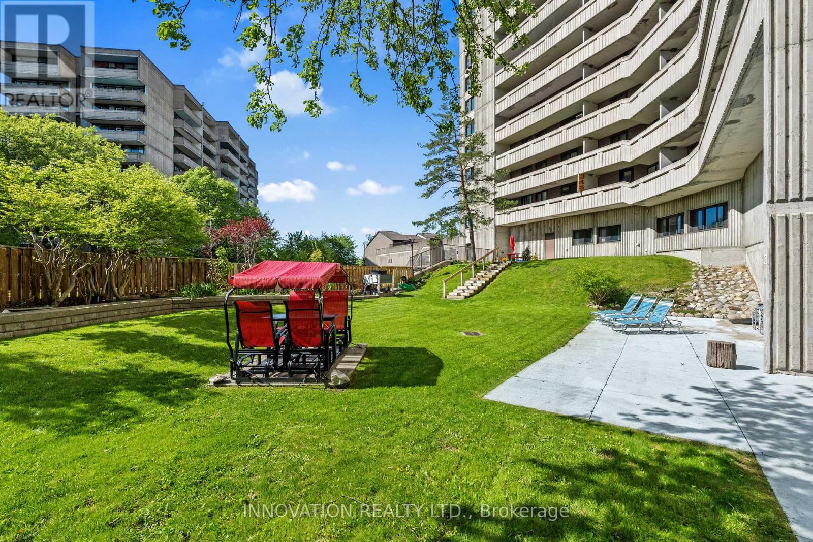 1905 - 1171 Ambleside Drive