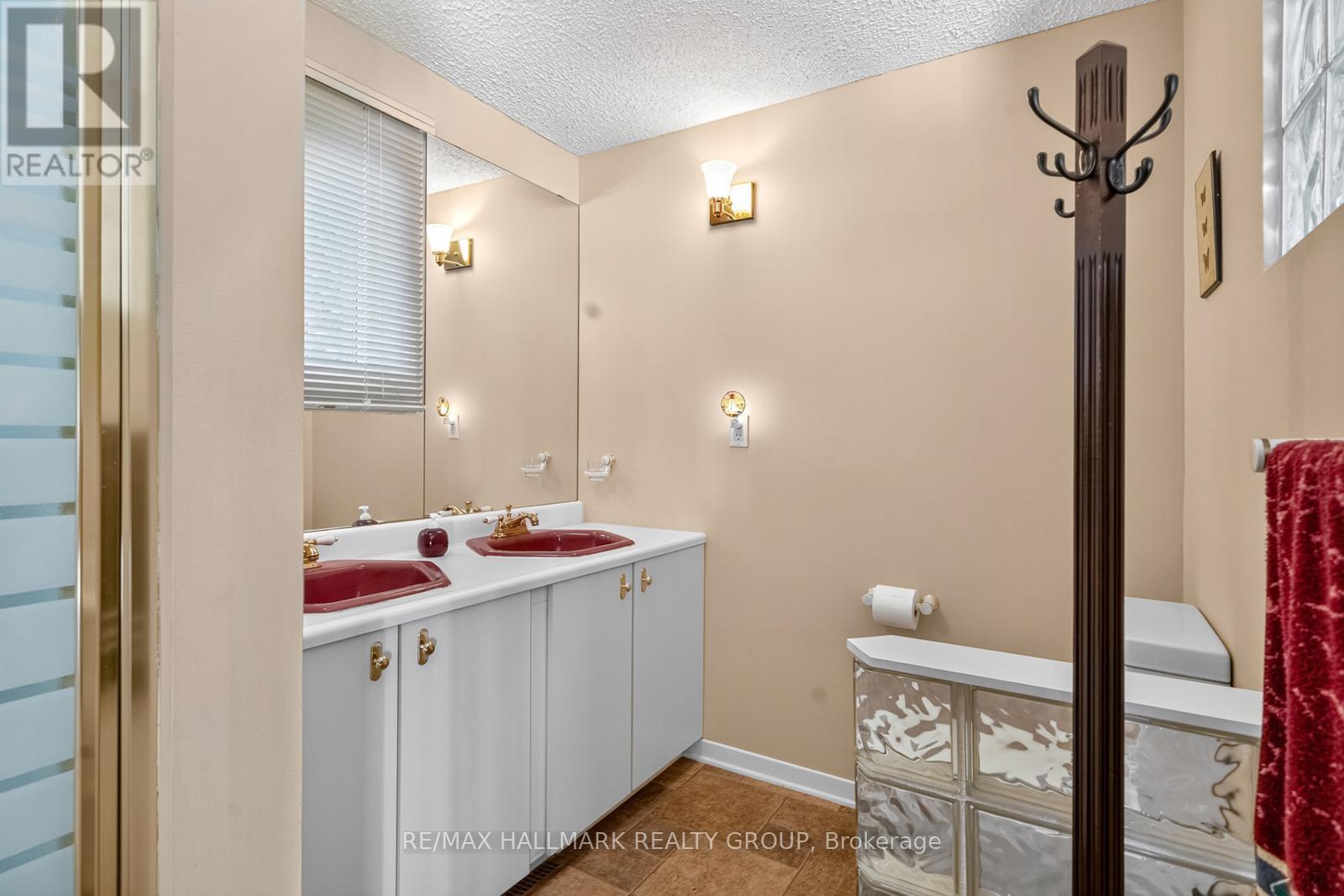 1816 Applegrove Court