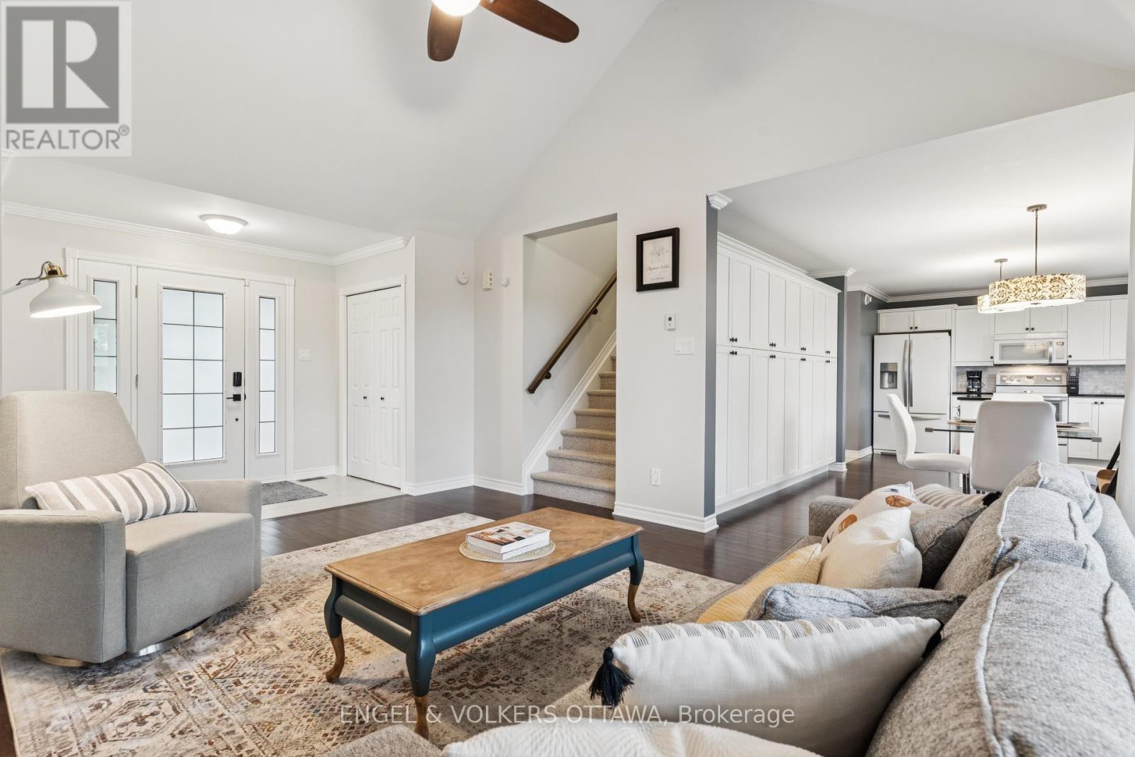 161 Des Pins Street
