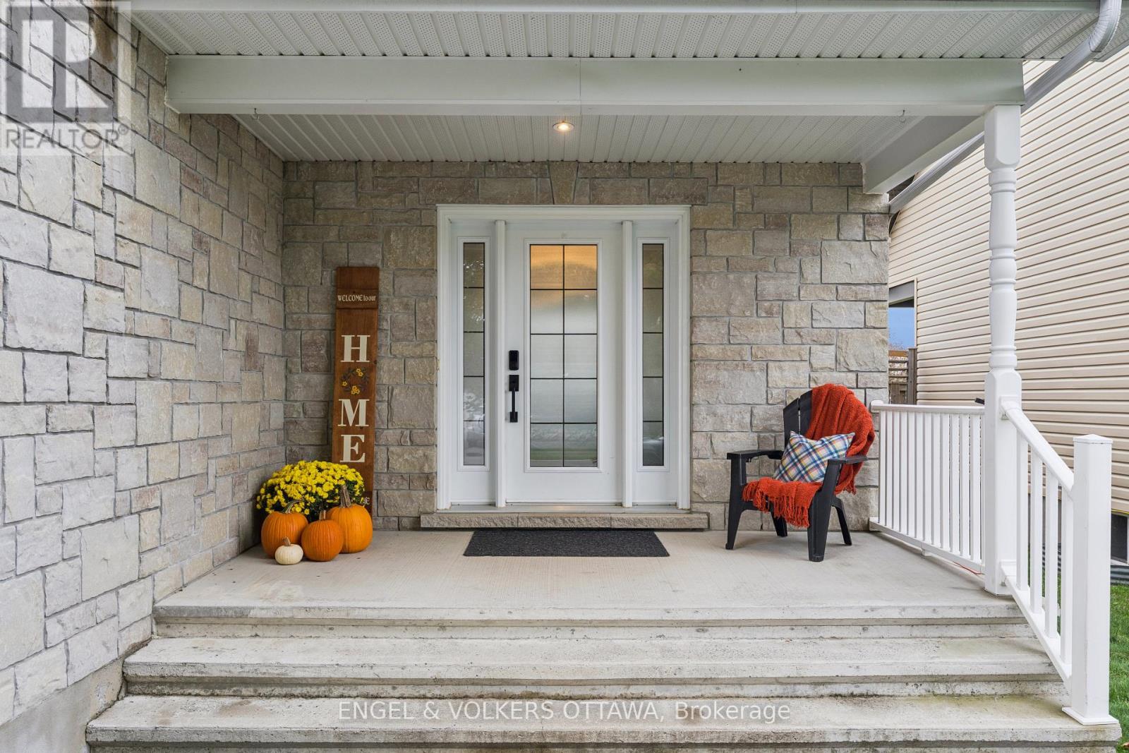 161 Des Pins Street