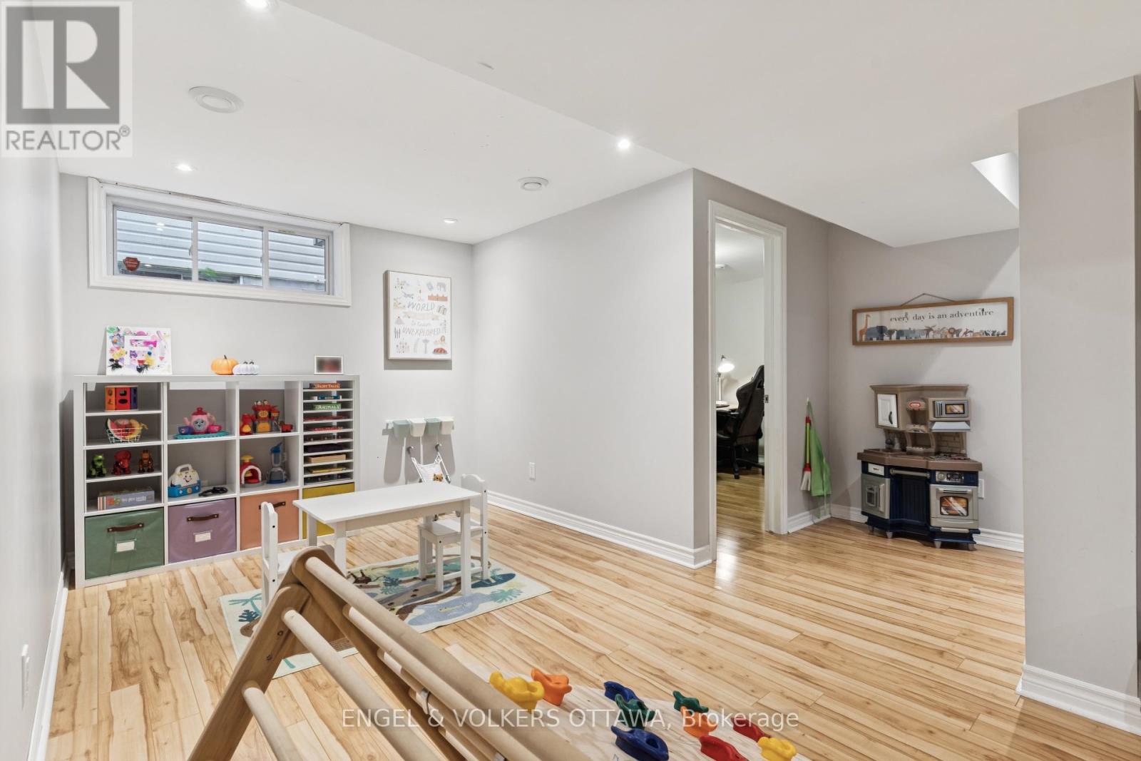 161 Des Pins Street