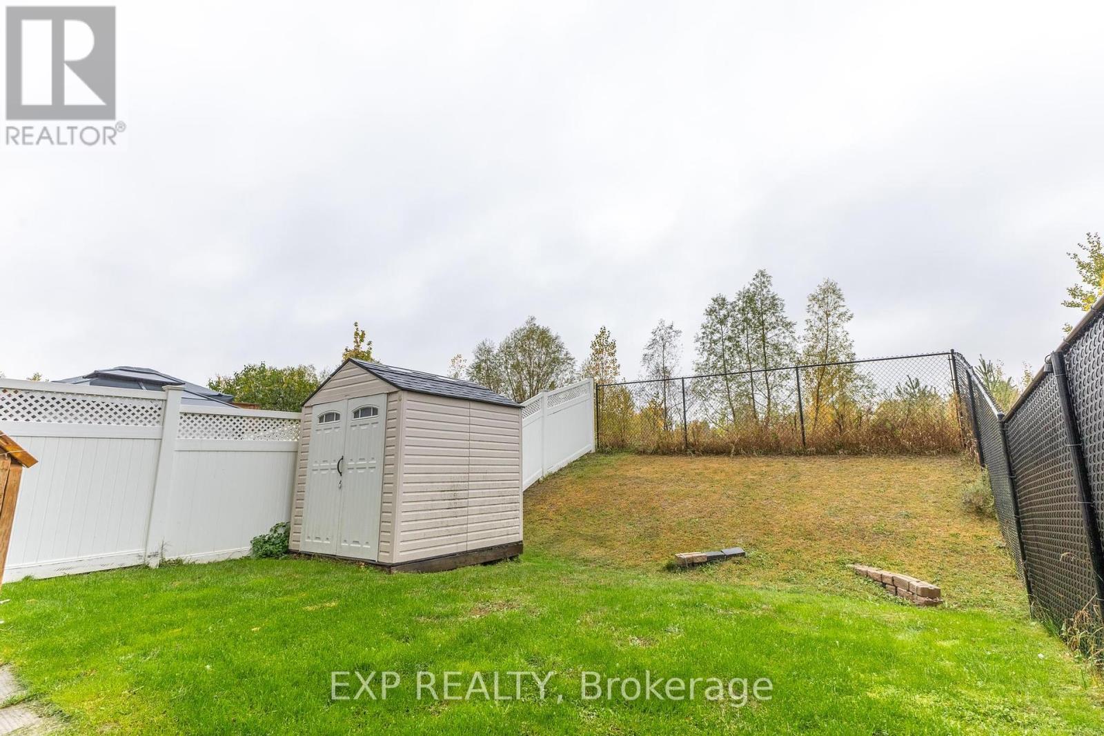 2341 Glandriel Crescent