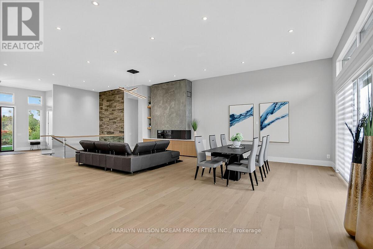 1070 Green Jacket Crescent