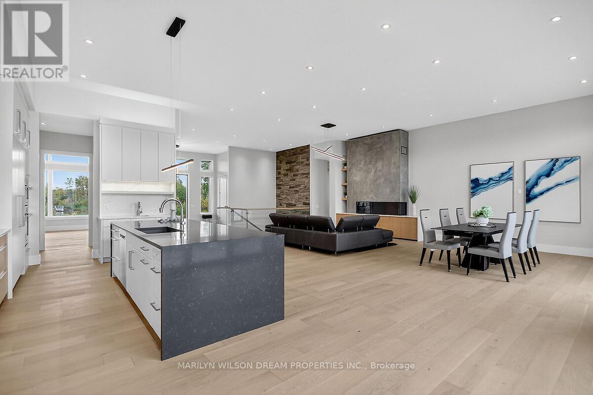 1070 Green Jacket Crescent