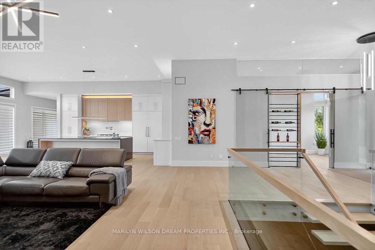 1070 Green Jacket Crescent