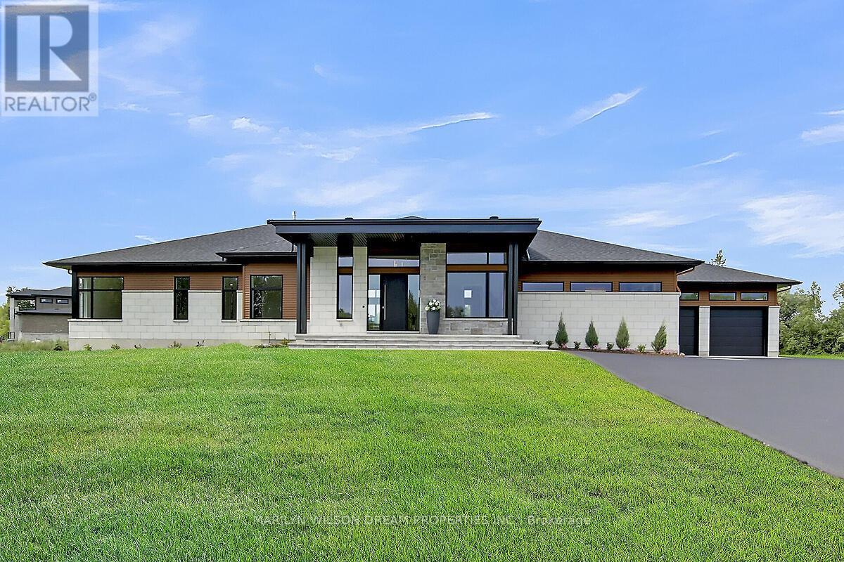 1070 Green Jacket Crescent