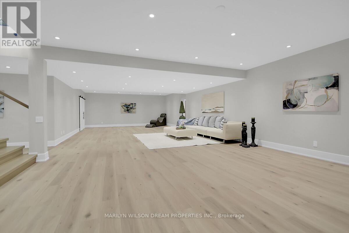 1070 Green Jacket Crescent