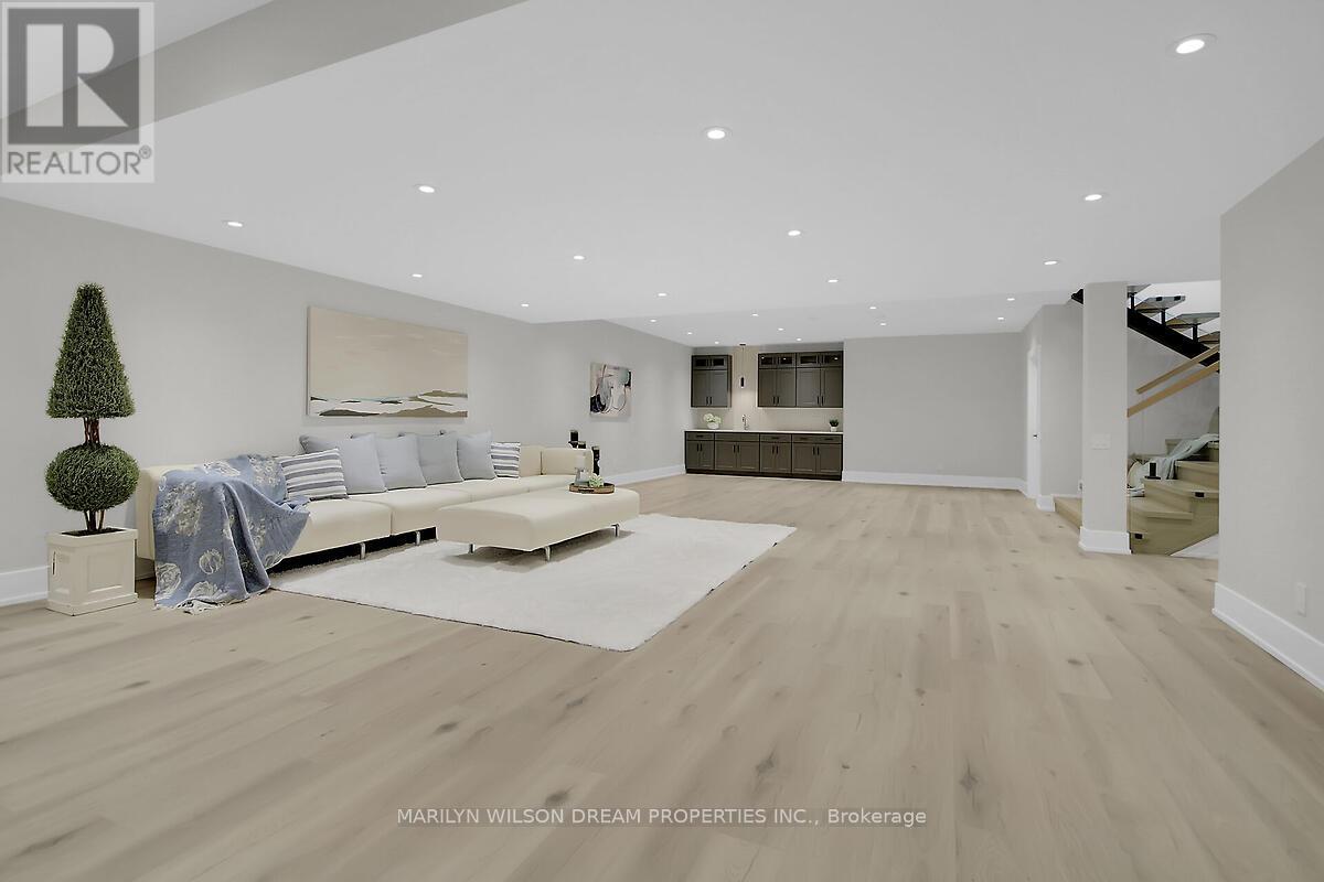 1070 Green Jacket Crescent