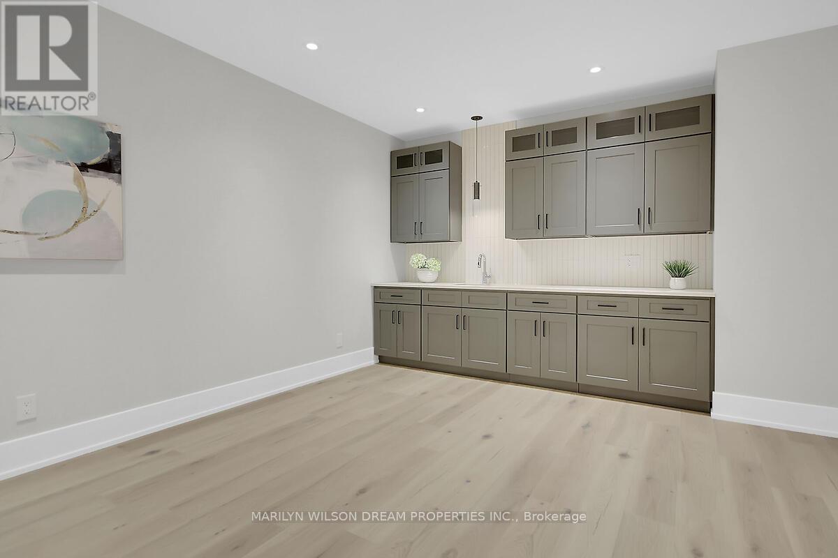 1070 Green Jacket Crescent