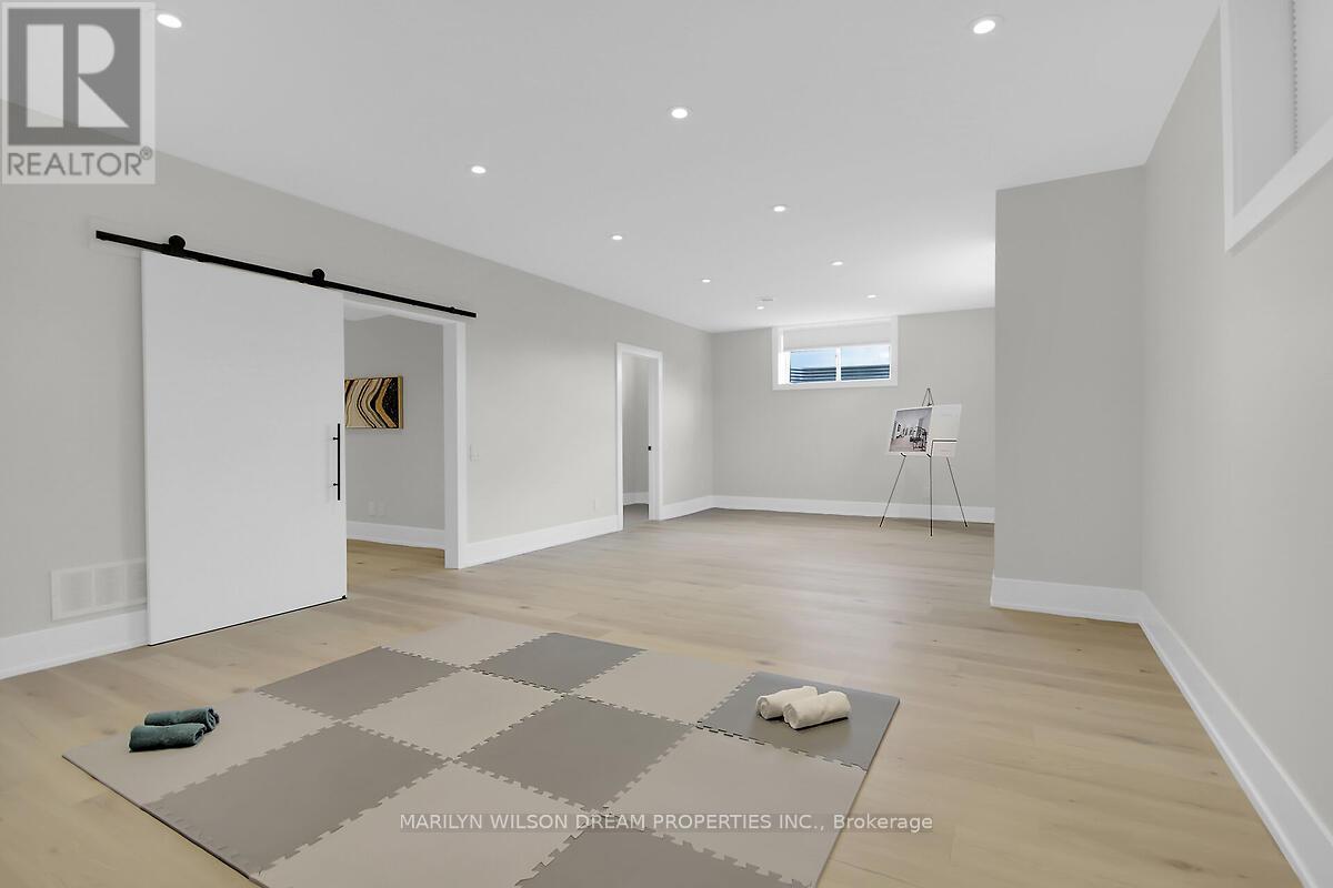 1070 Green Jacket Crescent