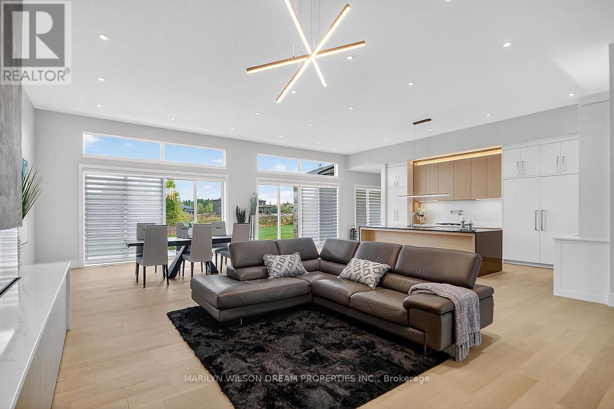 1070 Green Jacket Crescent