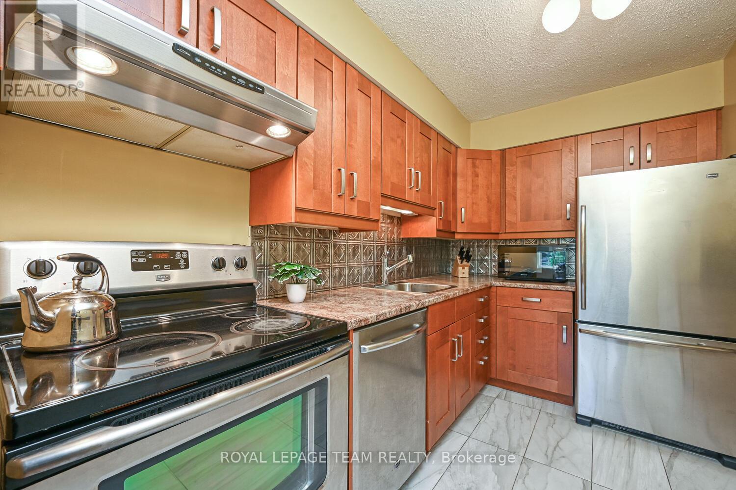 403 - 800 Mckellar Avenue