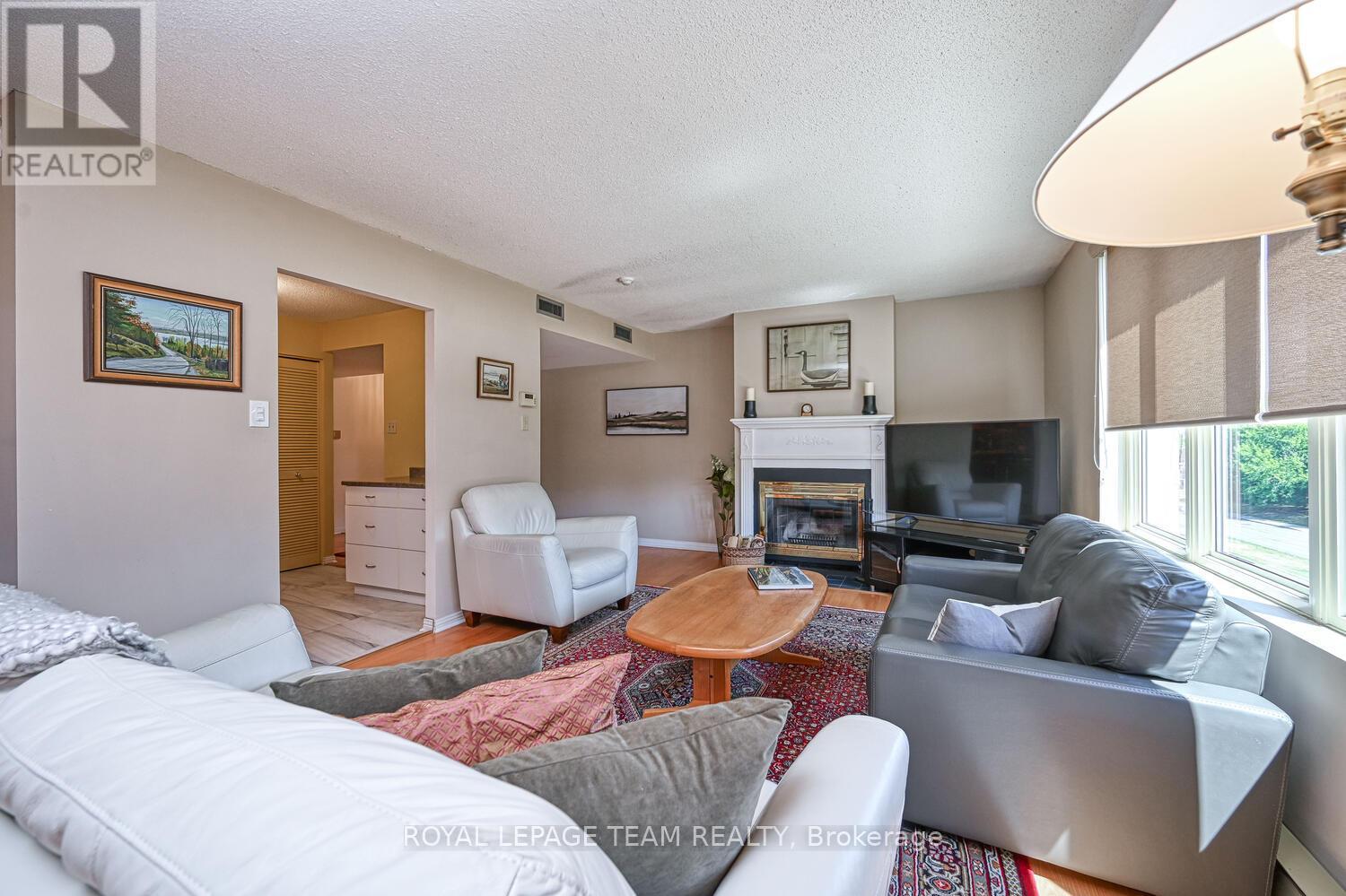 403 - 800 Mckellar Avenue