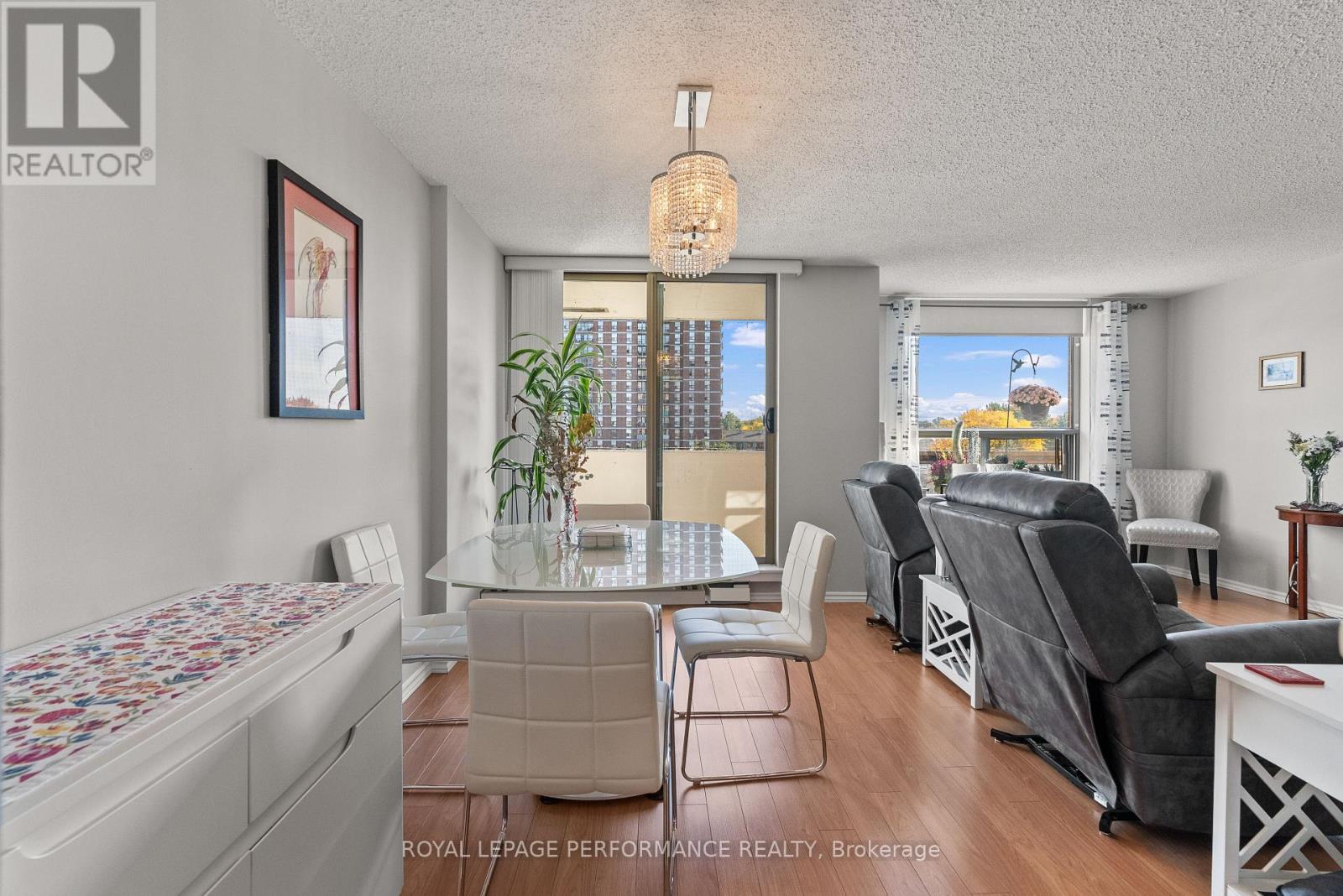 Unit #407 - 200 Lafontaine Avenue