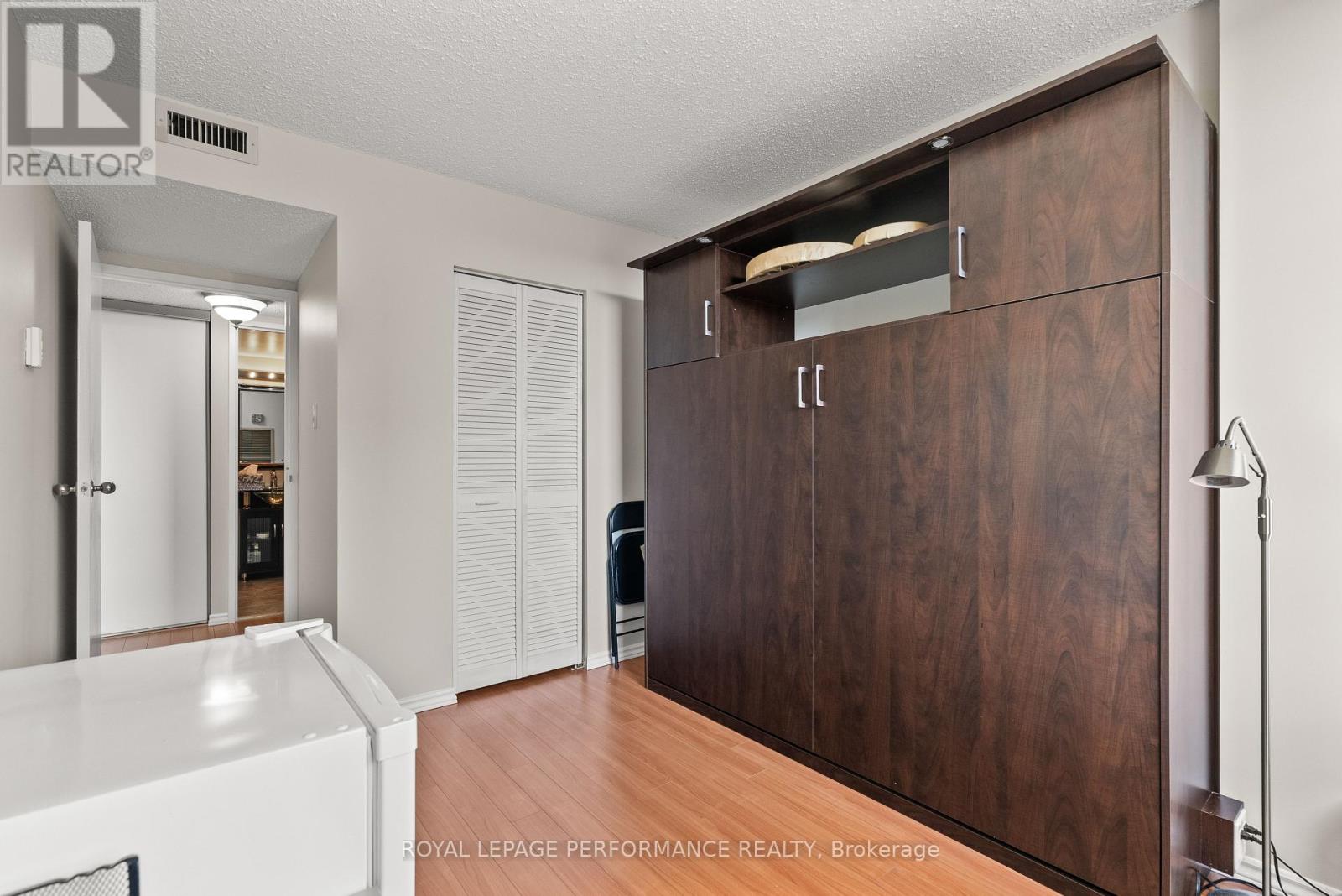 Unit #407 - 200 Lafontaine Avenue
