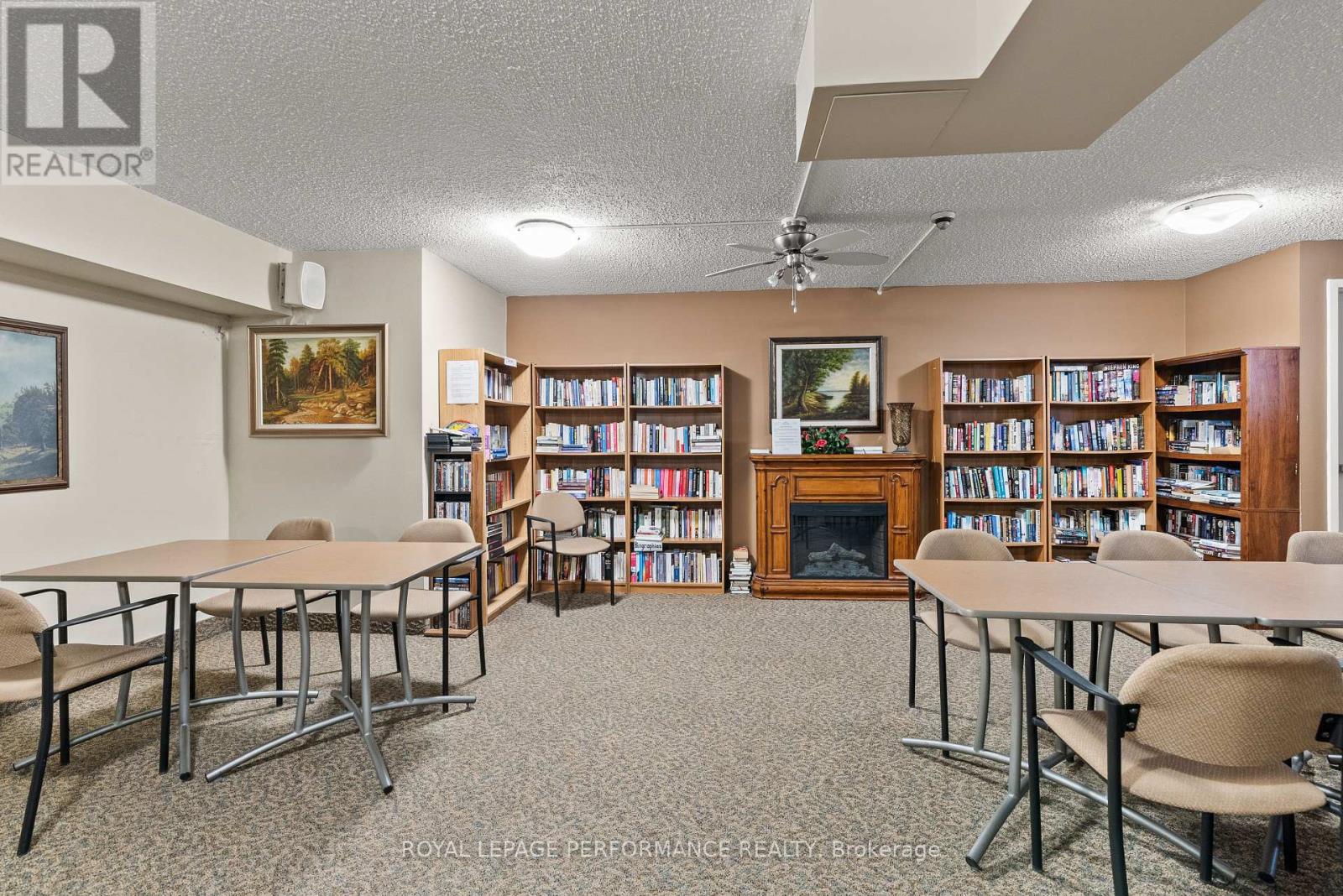 Unit #407 - 200 Lafontaine Avenue