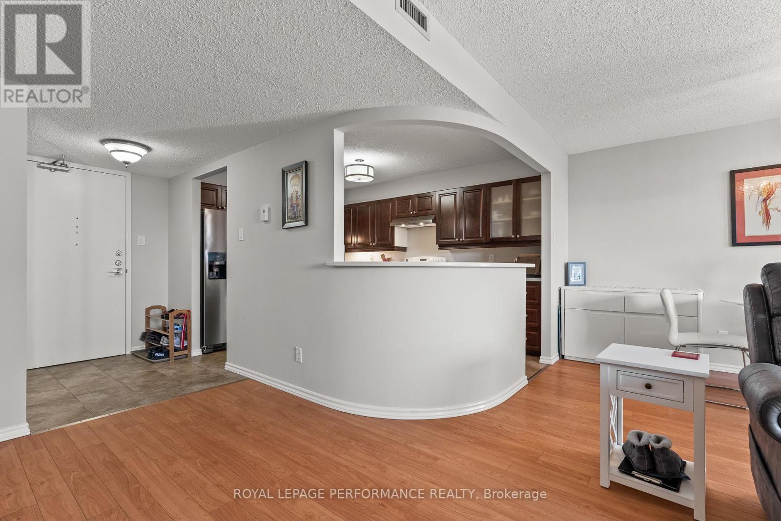 Unit #407 - 200 Lafontaine Avenue