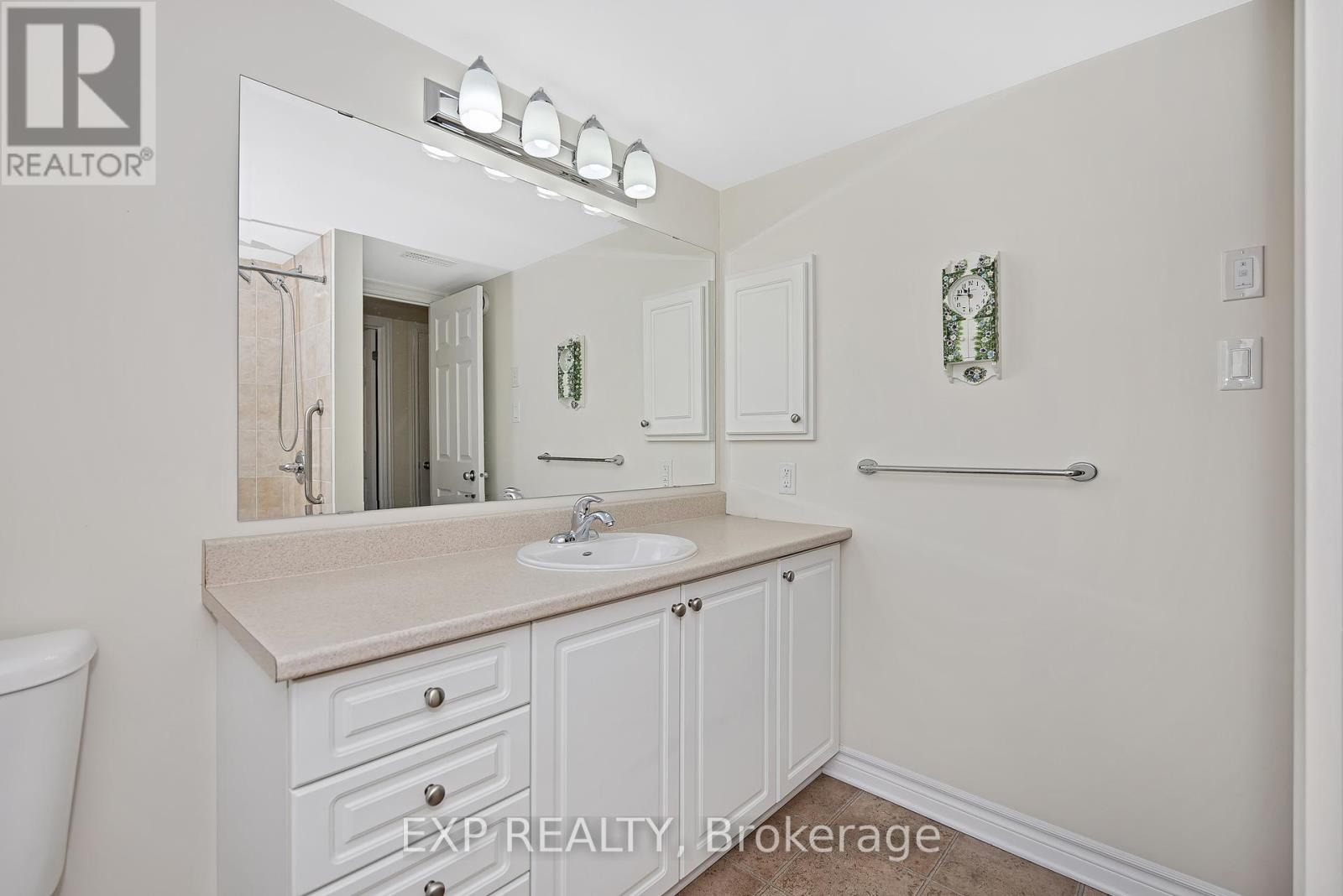6 - 585 Stonefield Private
