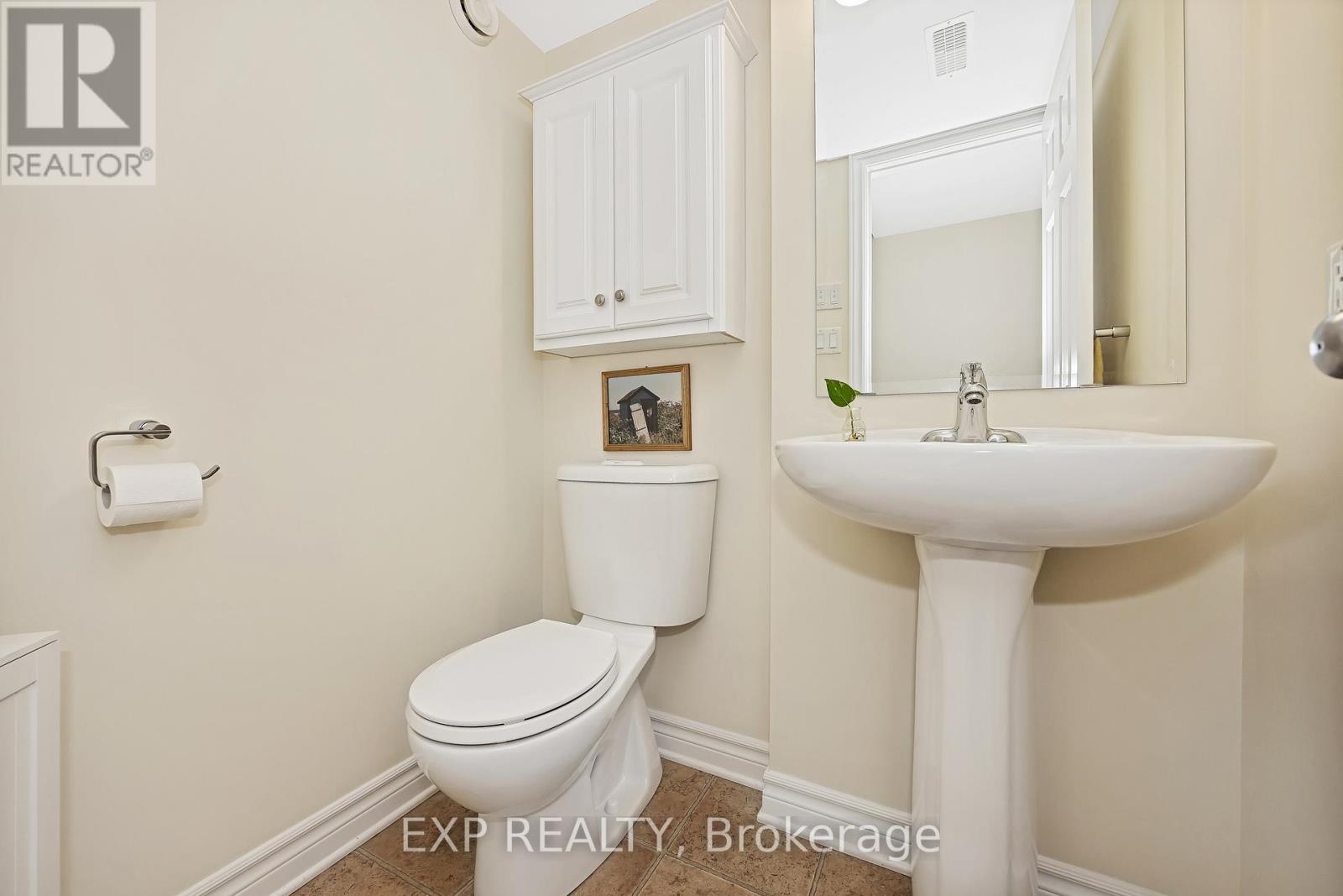 6 - 585 Stonefield Private