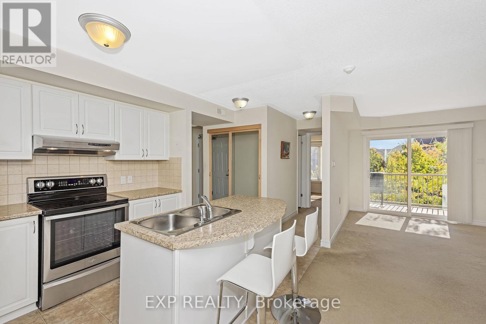 6 - 585 Stonefield Private