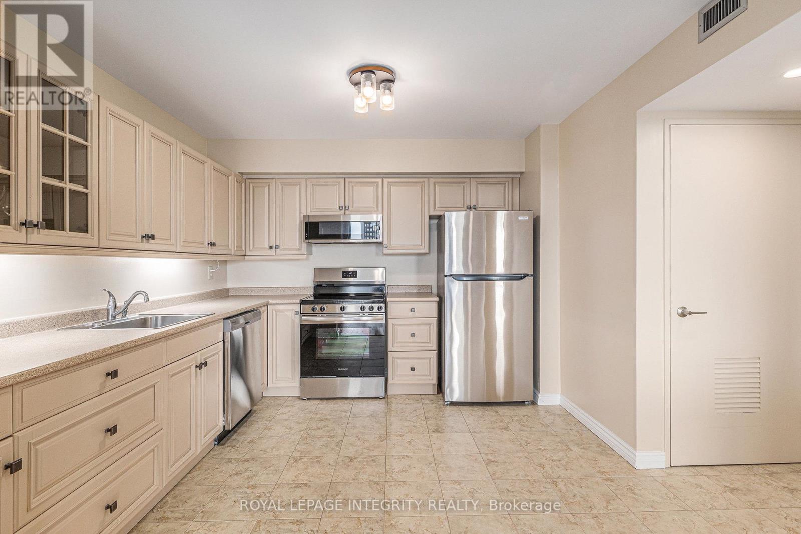 602 - 50 Emmerson Avenue