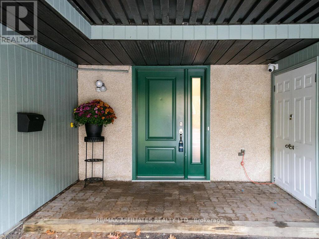 203 Booth Street