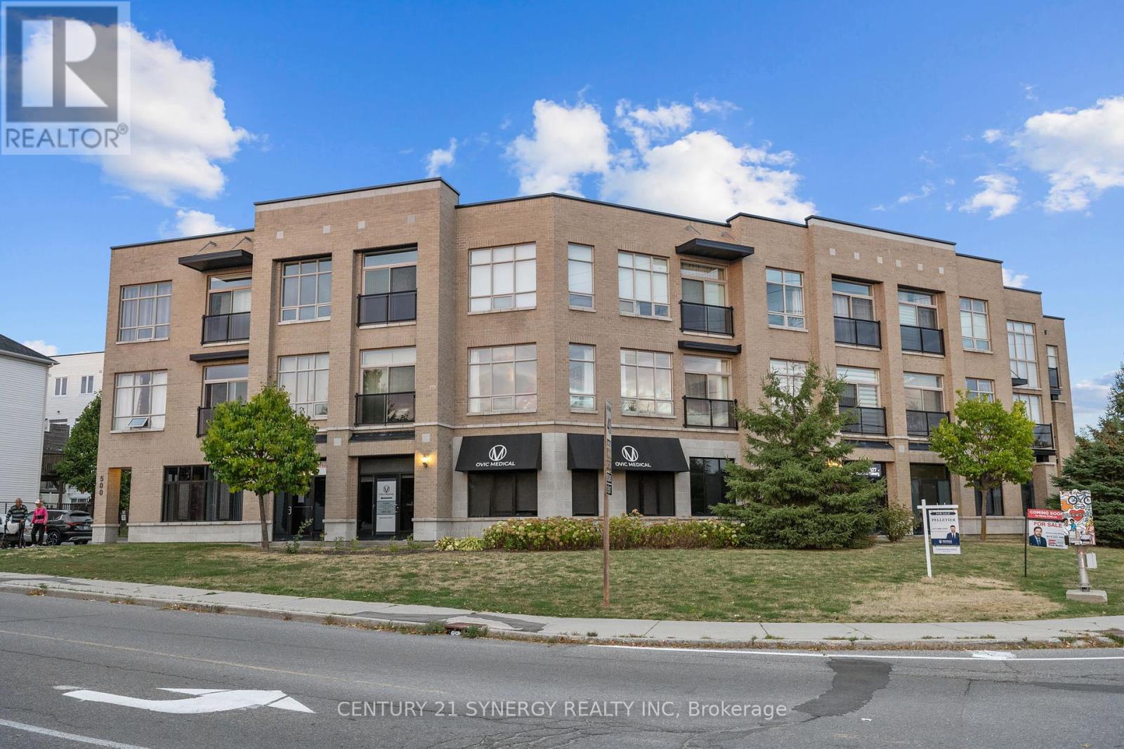 203 - 500 Claridge Drive