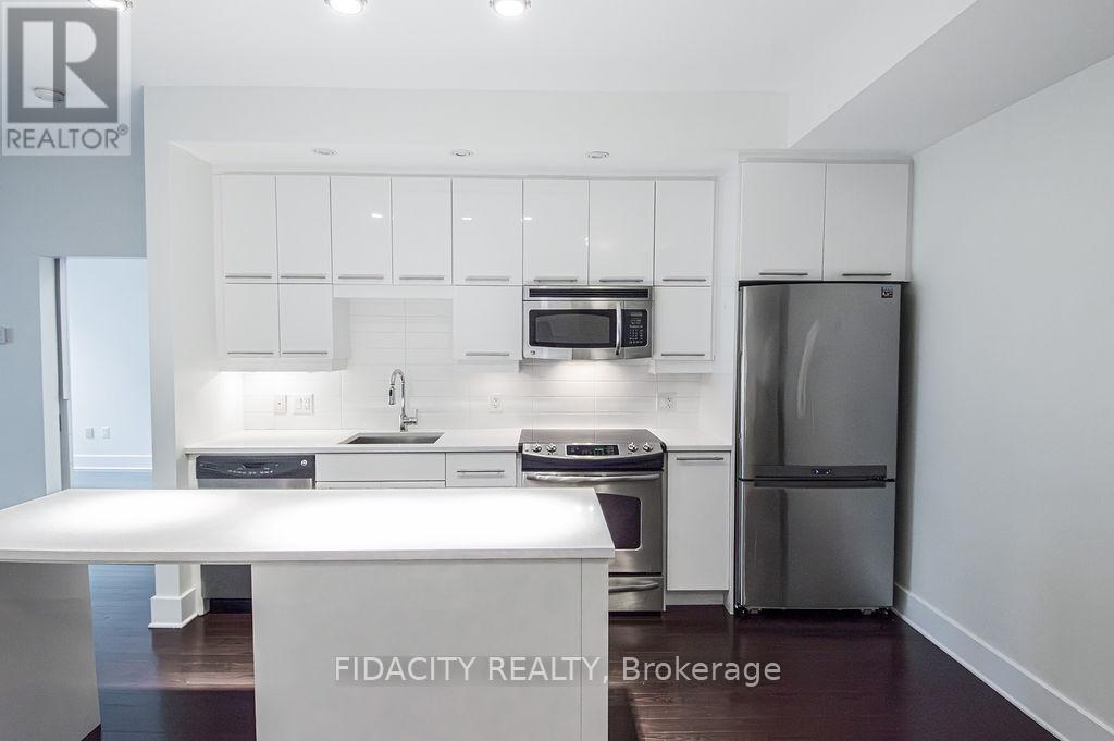 320 - 101 Richmond Road