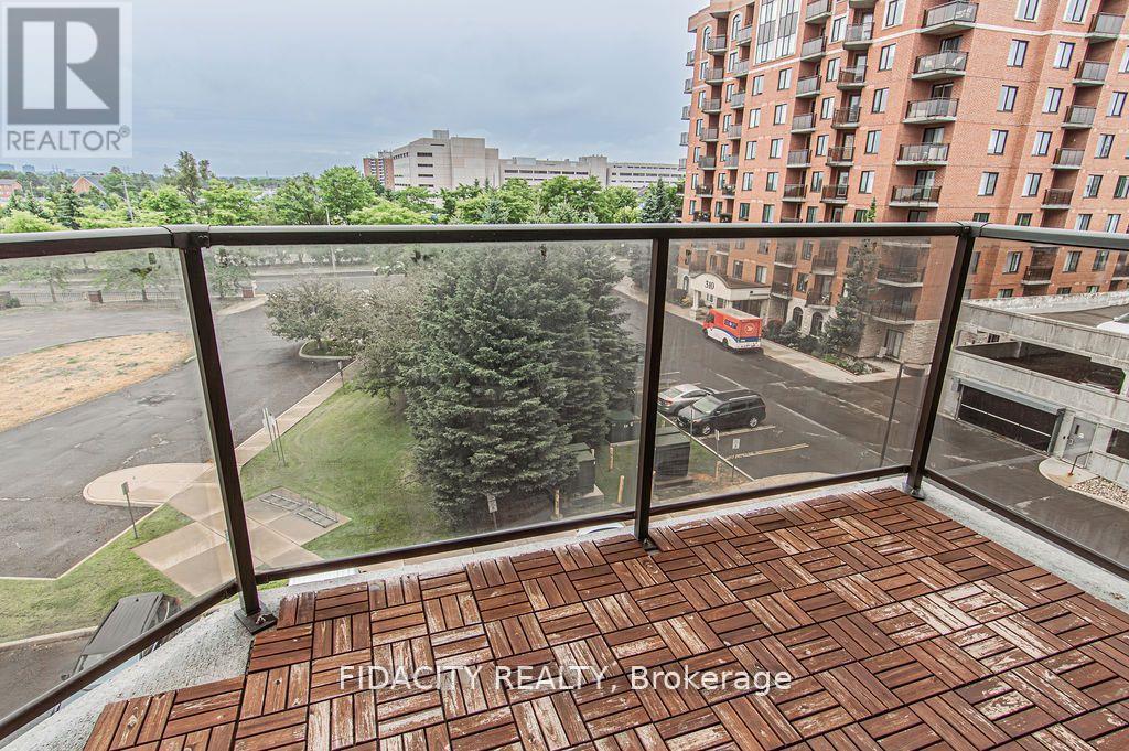 511 - 314 Central Park Drive