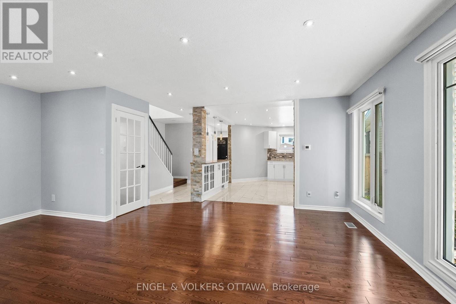 49 Burlington Crescent