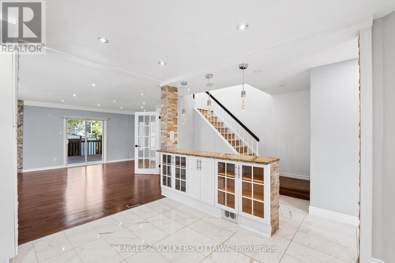 49 Burlington Crescent