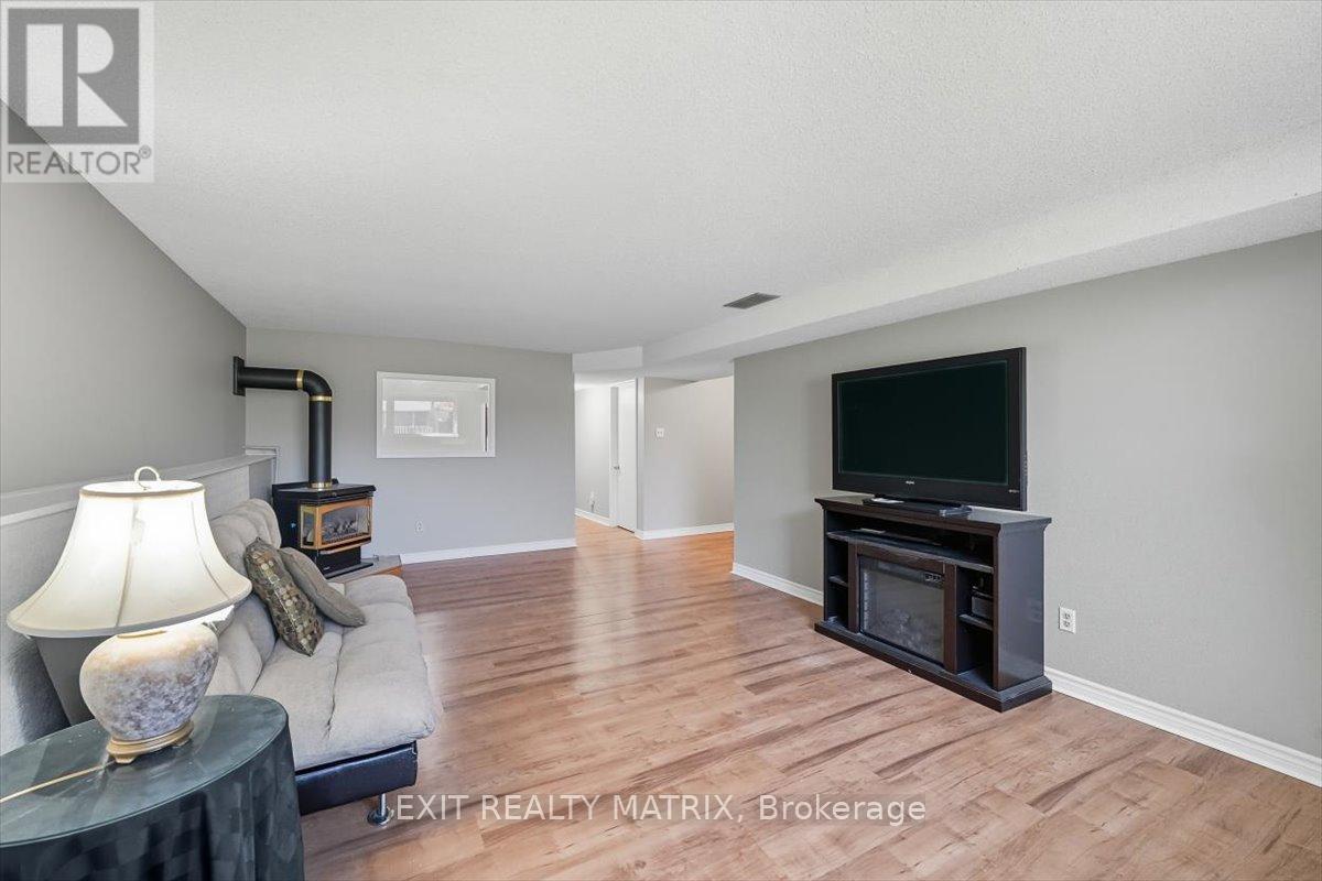 8089 Laurie Lane S