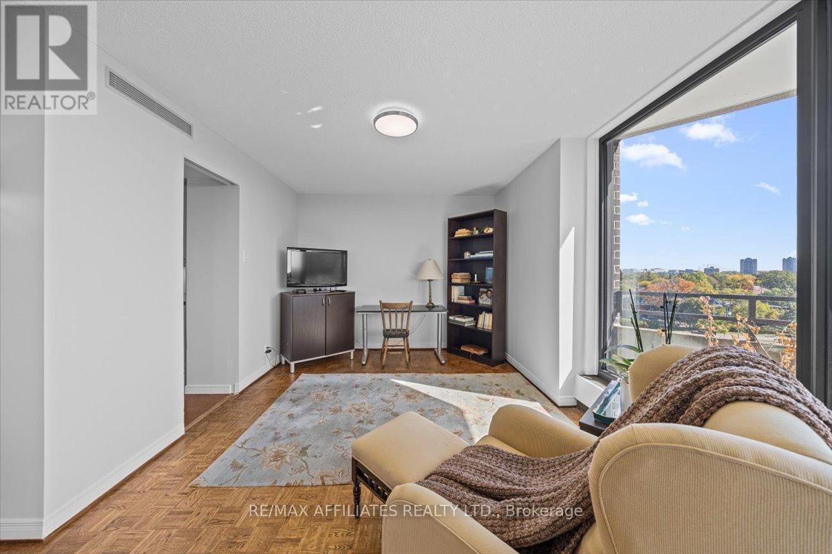 7d - 300 Queen Elizabeth Drive