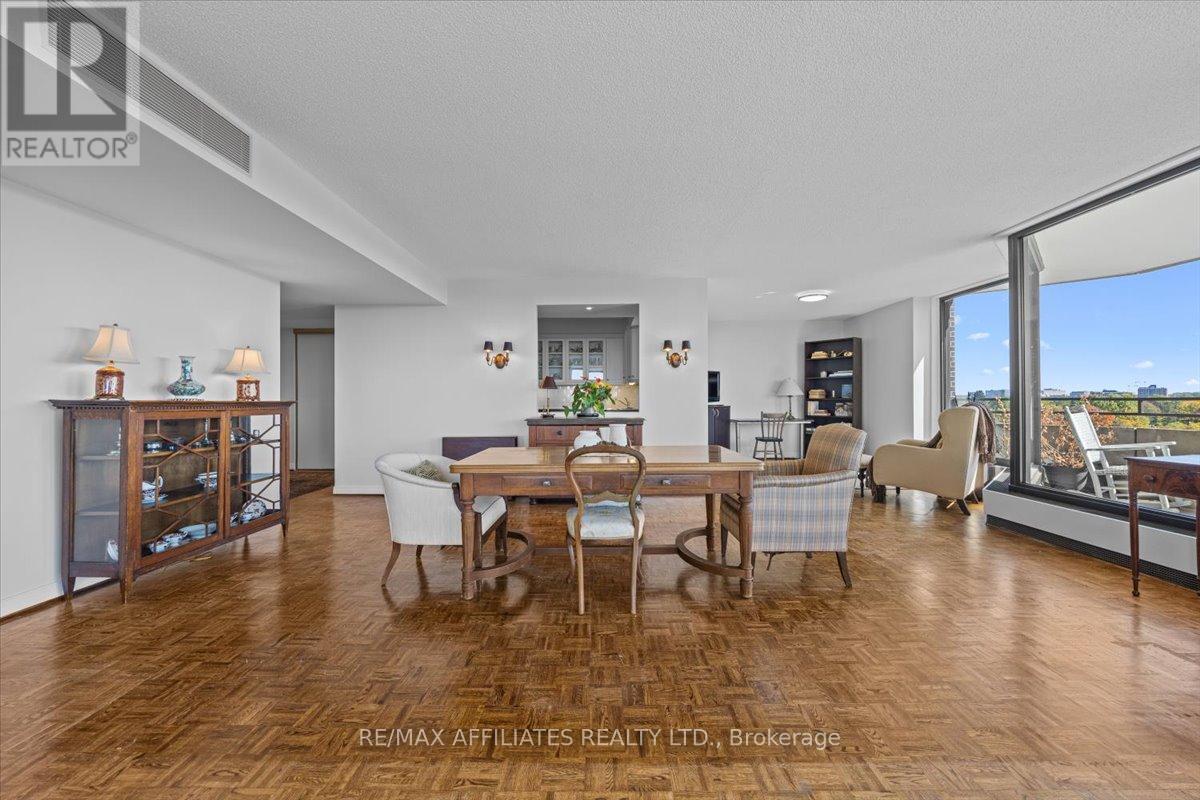 7d - 300 Queen Elizabeth Drive