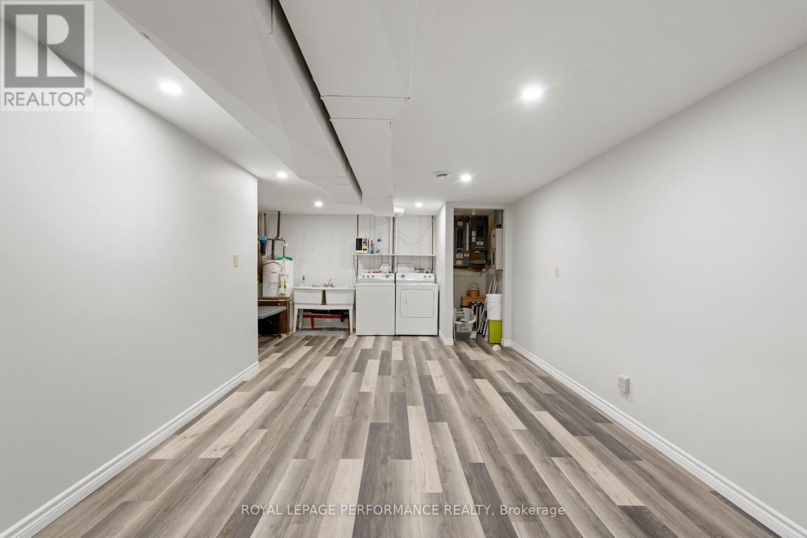 6275 Macrae Court