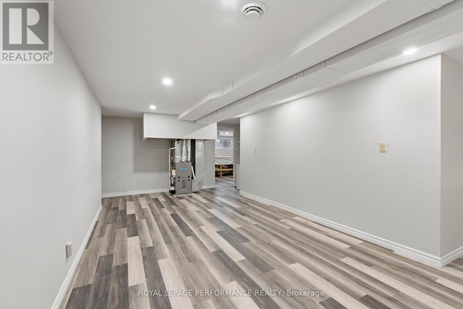 6275 Macrae Court