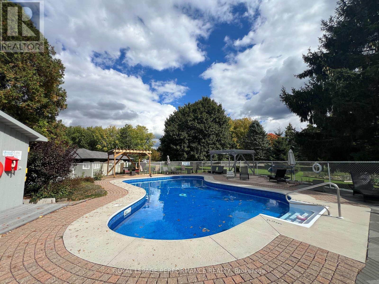 6275 Macrae Court