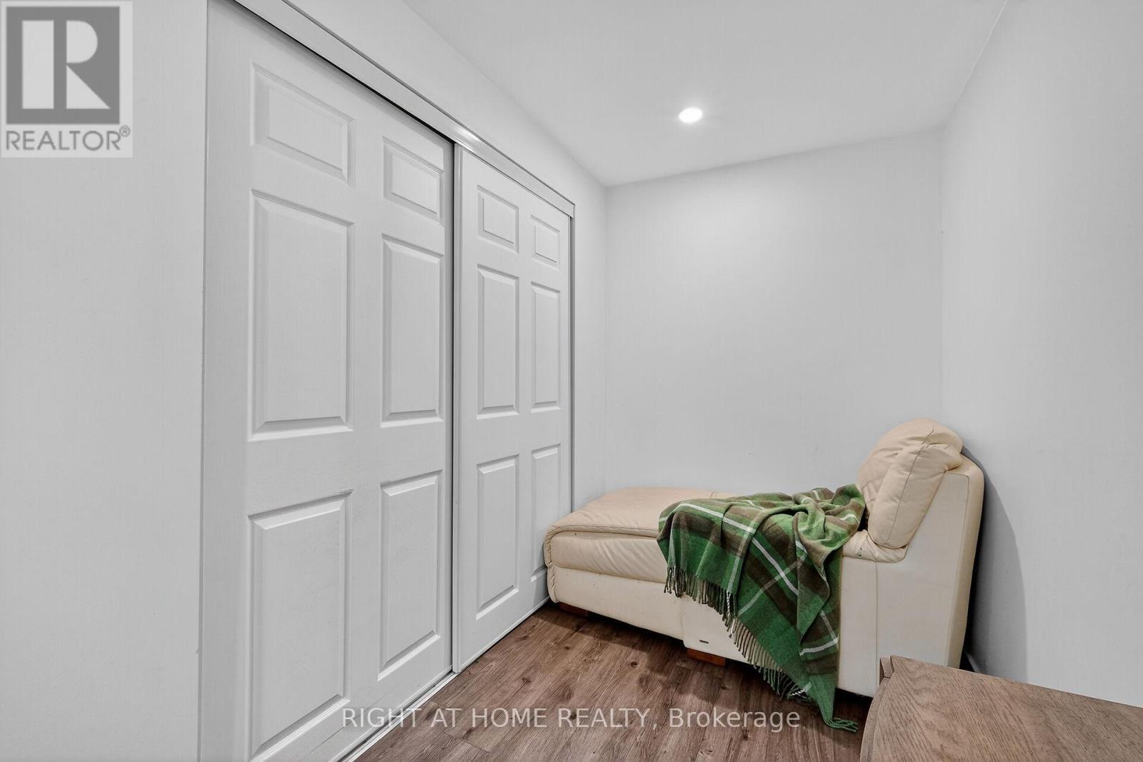 380 Quartz Avenue N