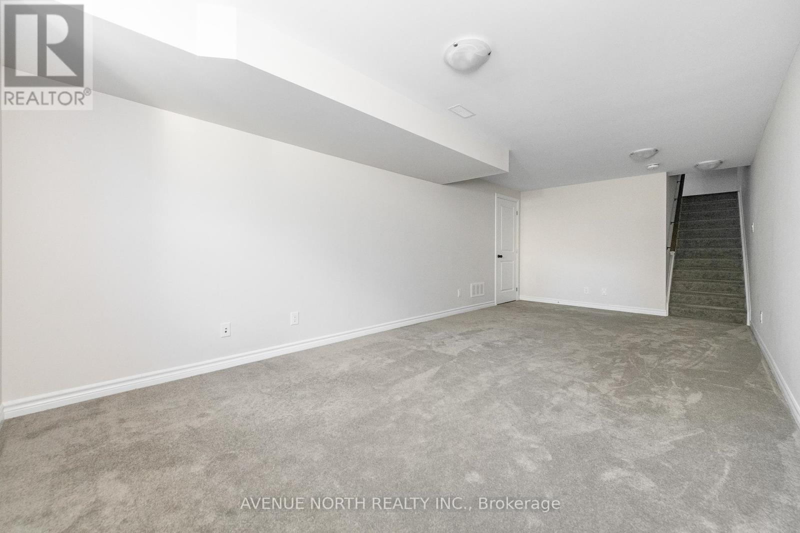 1024 Kijik Crescent