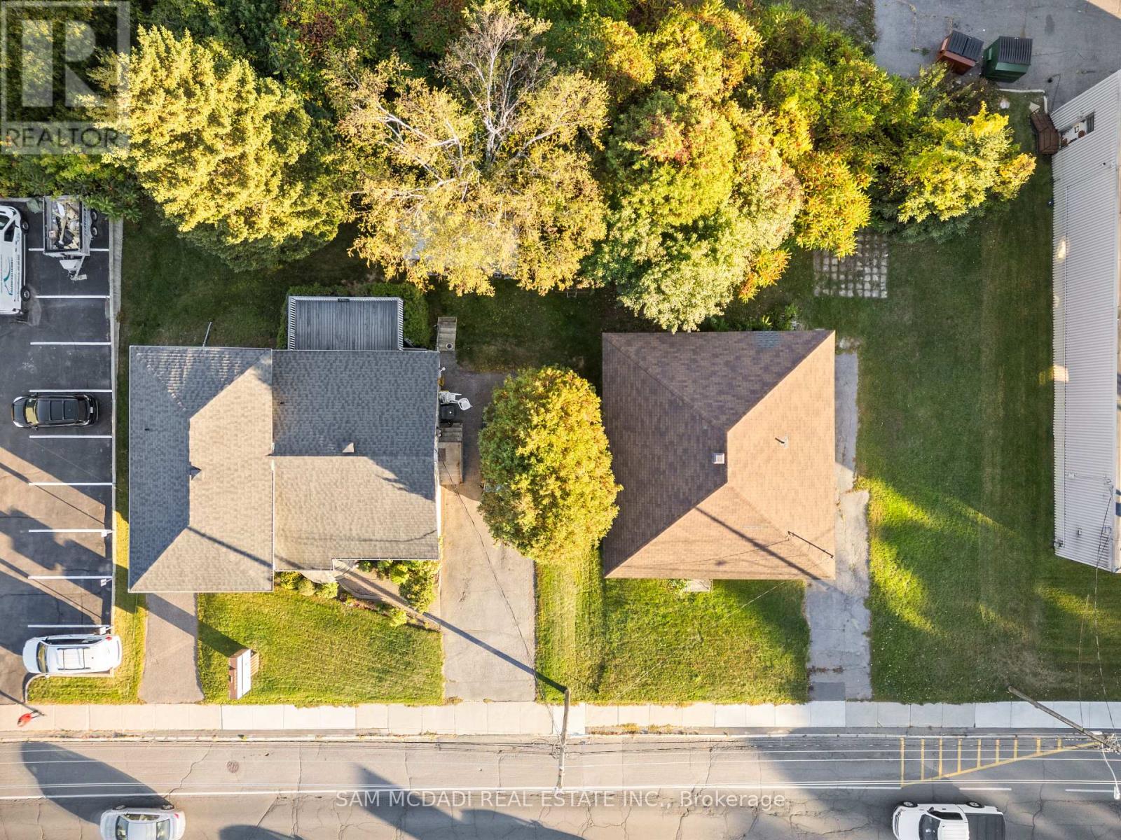 2709 Laurier Street