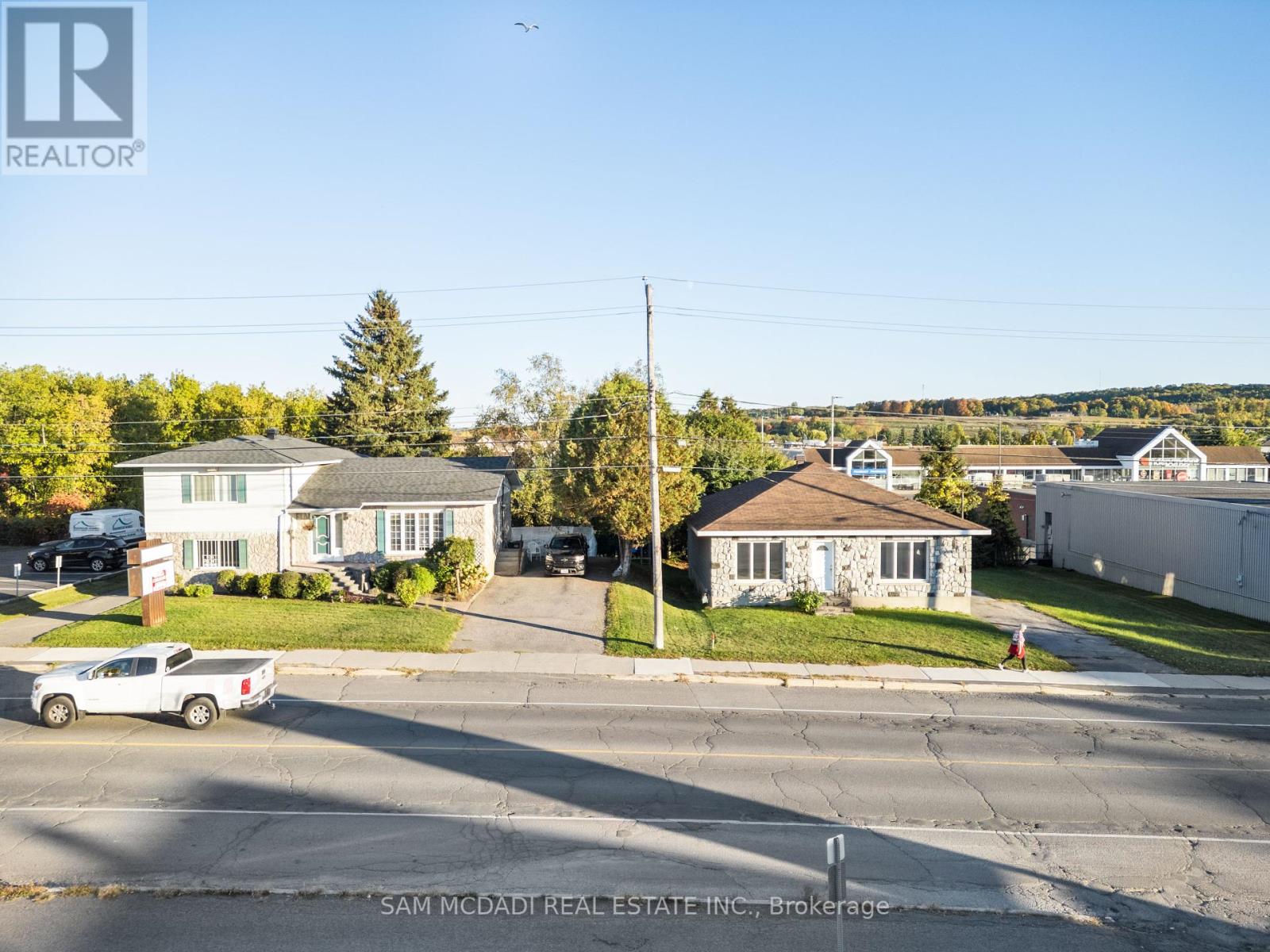 2709 Laurier Street