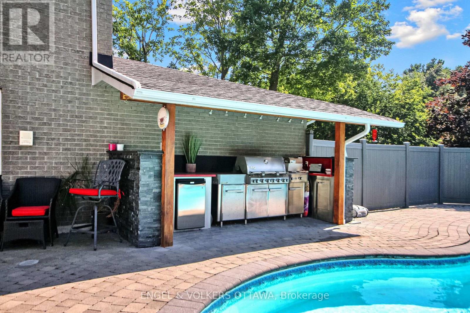 5593 Whitewood Avenue Sw