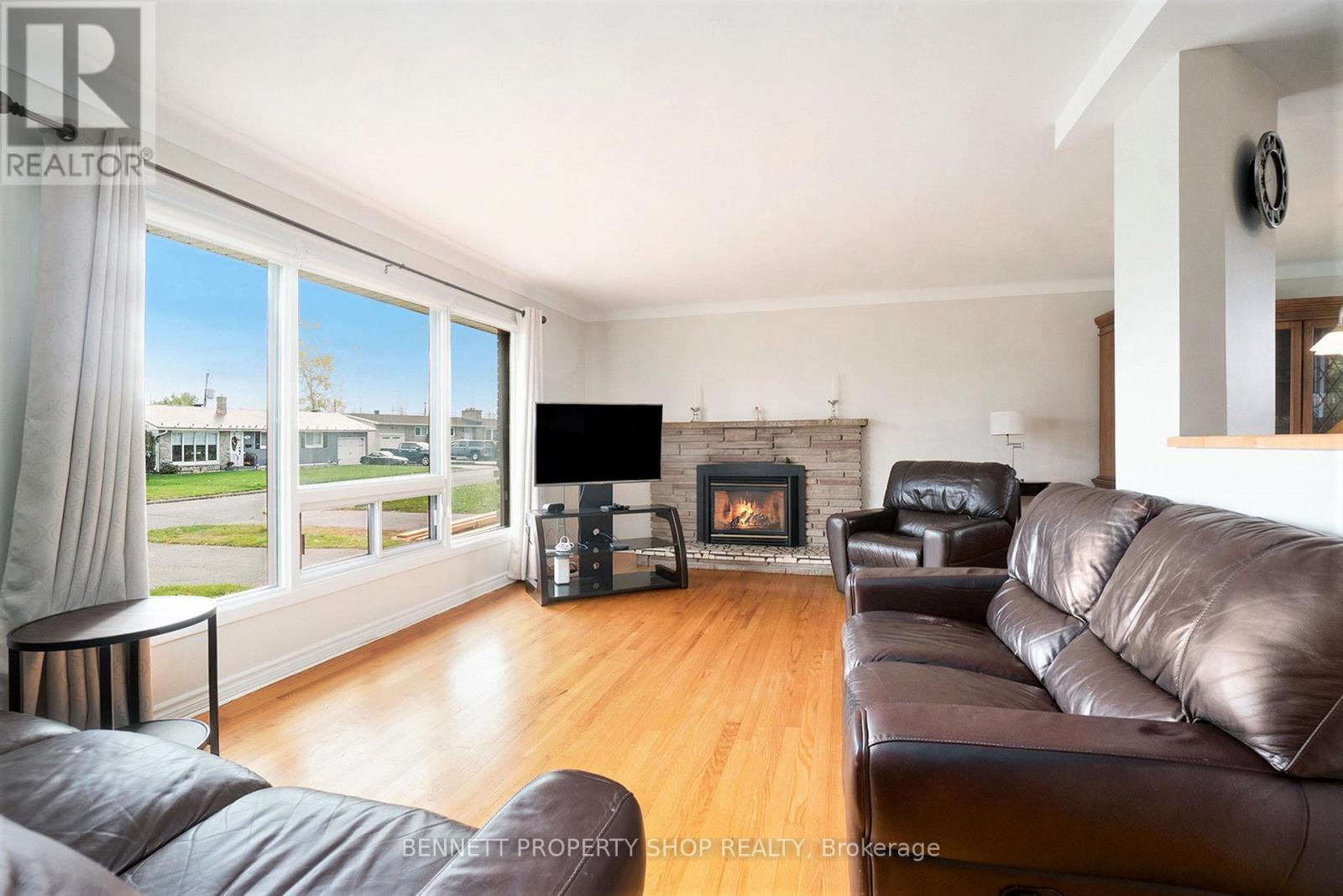 17 Glenmanor Drive