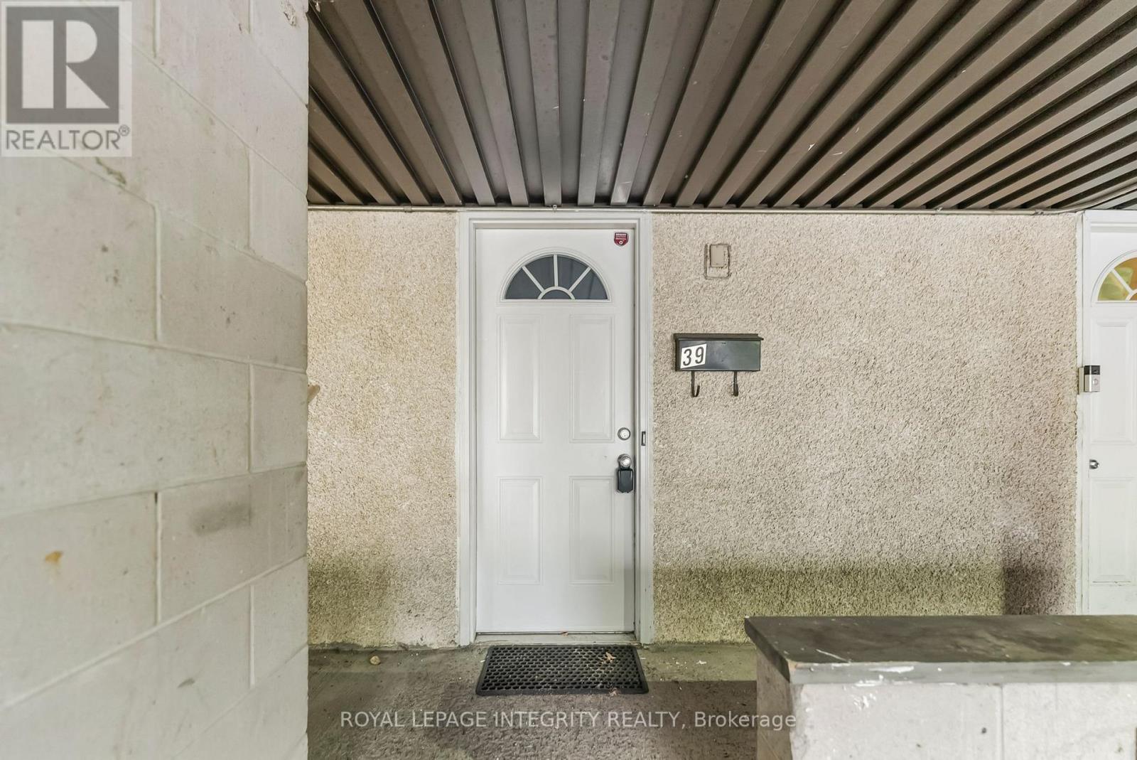 39 - 3415 Uplands Drive