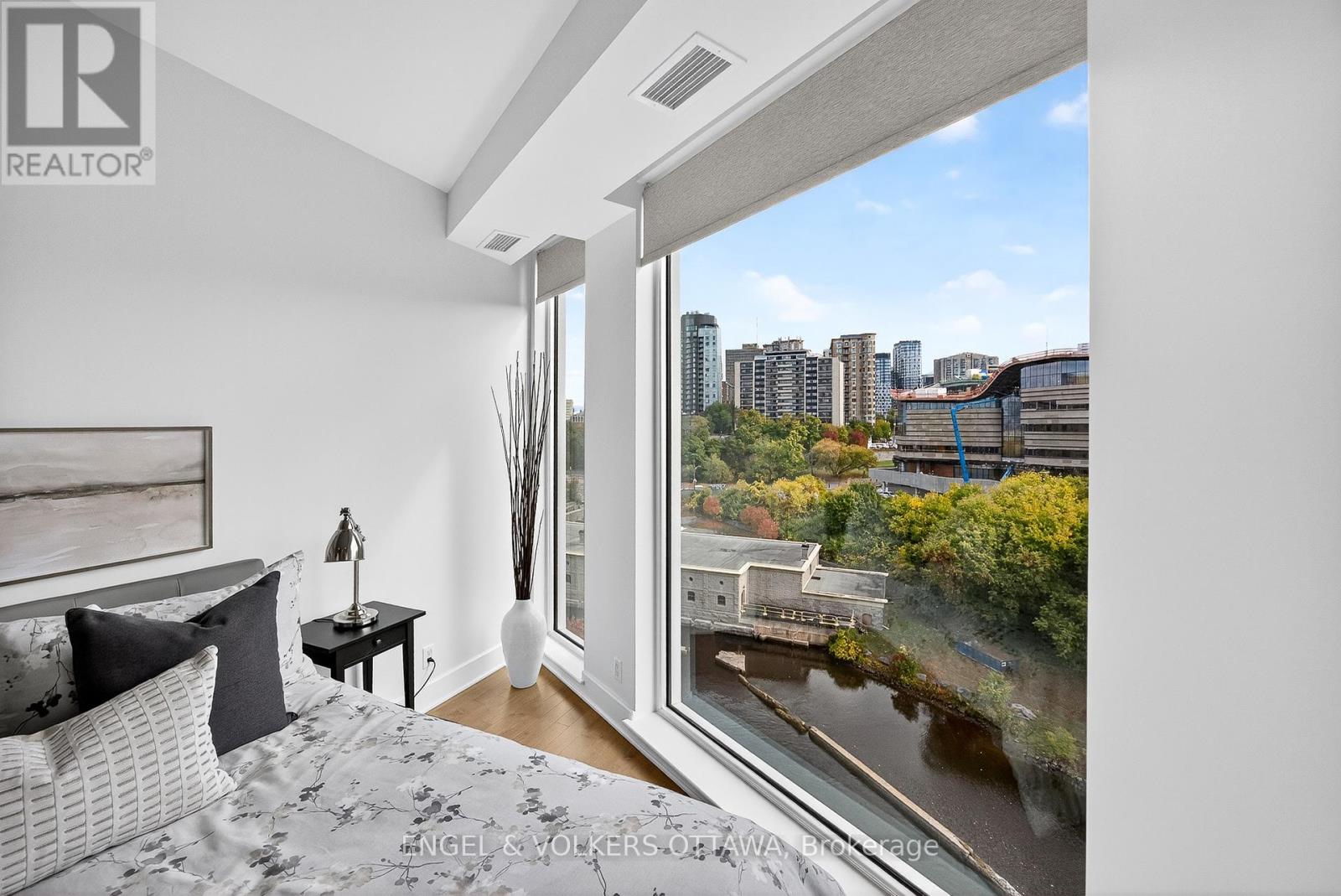 802 - 300c Lett Street