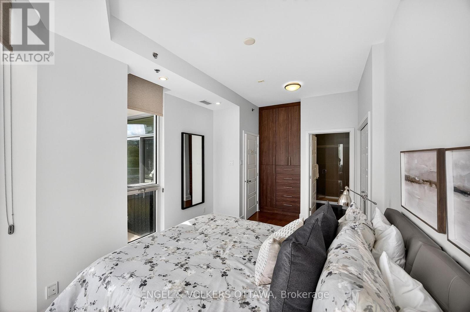 802 - 300c Lett Street